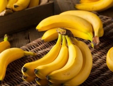 10 χρήσεις της μπανανόφλουδας που δεν έχετε σκεφτεί ποτέ